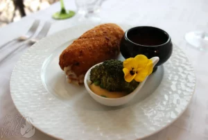 Cordon bleu de filet de poulet du restaurant gastronomique traditionnel L'Art de Vivre à Moosch dans le Haut-Rhin en Alsace